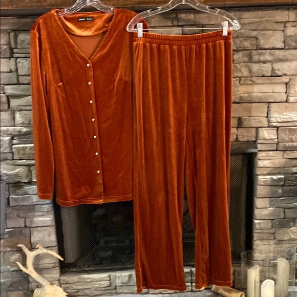 SHEIN Rust Velvet Pants & Cardigan Set‎ - Picture 1 of 1